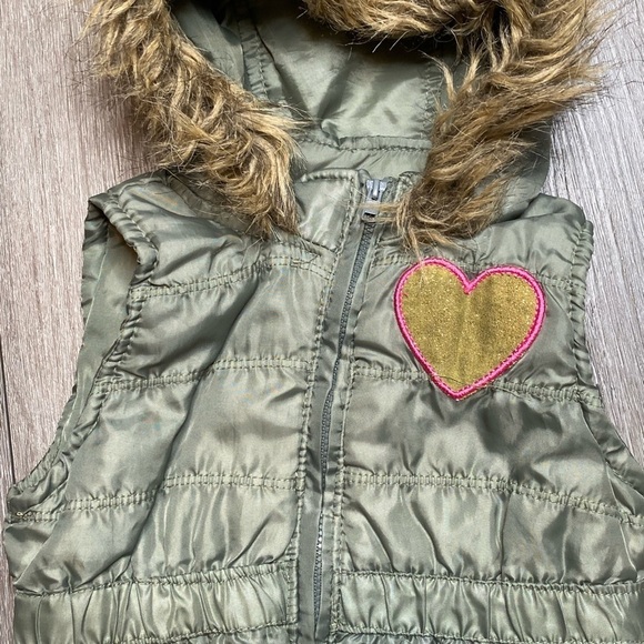 Girls Hooded Puffer Vest Green Size 6 - Picture 8 of 16